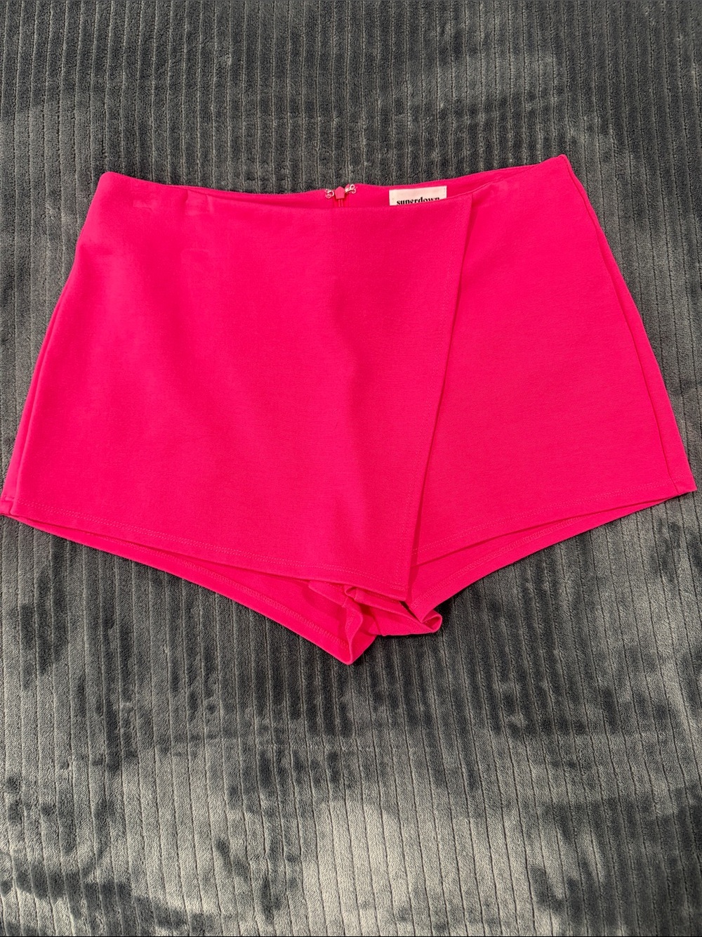 superdown magenta pink skort